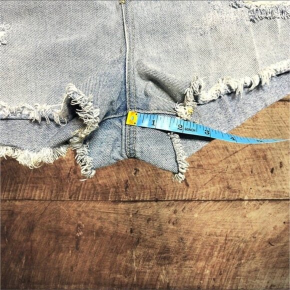 Bullhead Denim High Rise Raw Hem Ripped Distressed Women's‎ Jean Shorts size 30 - Picture 9 of 11